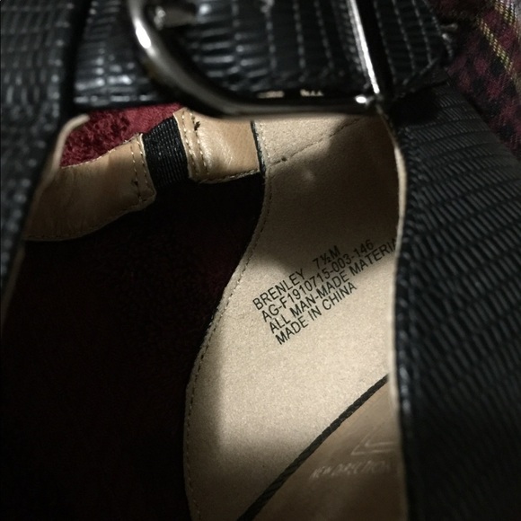 Size 7 1/2 - Picture 11 of 12